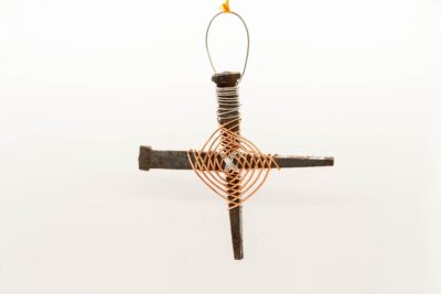 Qué significan los 5 clavos de Cristo